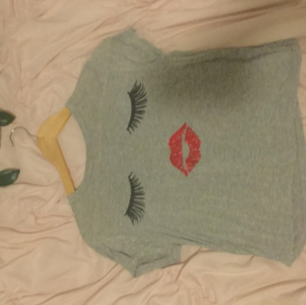 Trendy croped tee
